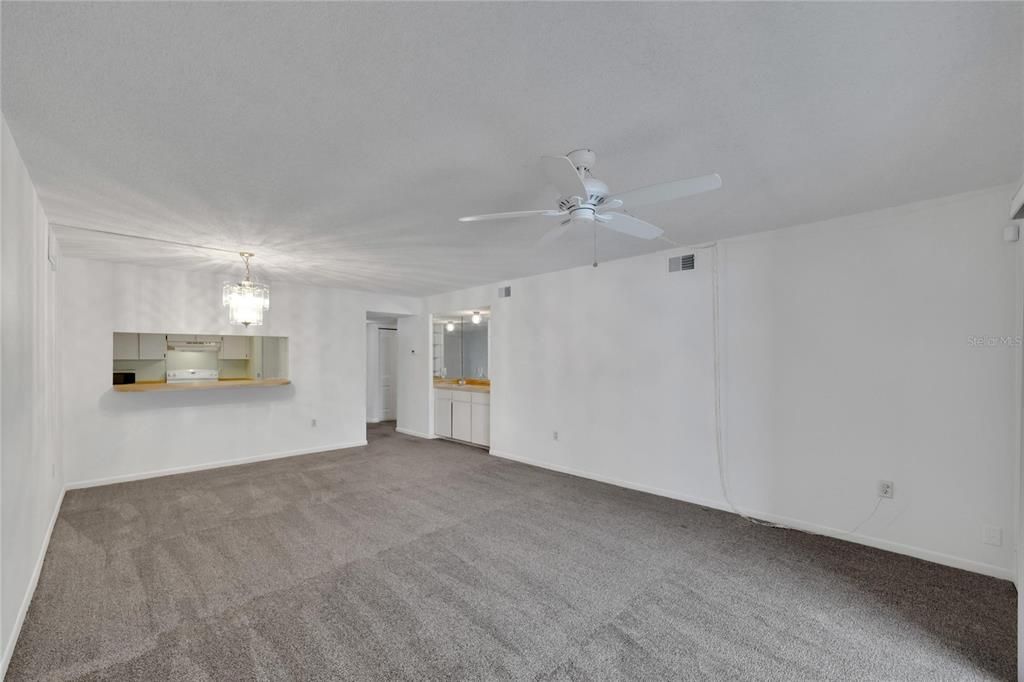 For Sale: $245,000 (2 beds, 2 baths, 1312 Square Feet)