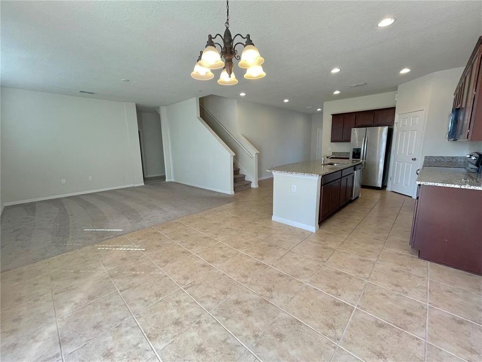 For Sale: $380,000 (5 beds, 3 baths, 2636 Square Feet)