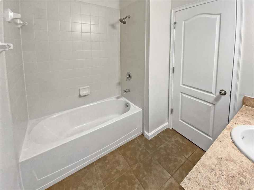 待售: $371,000 (4 贝兹, 2 浴室, 1789 平方英尺)