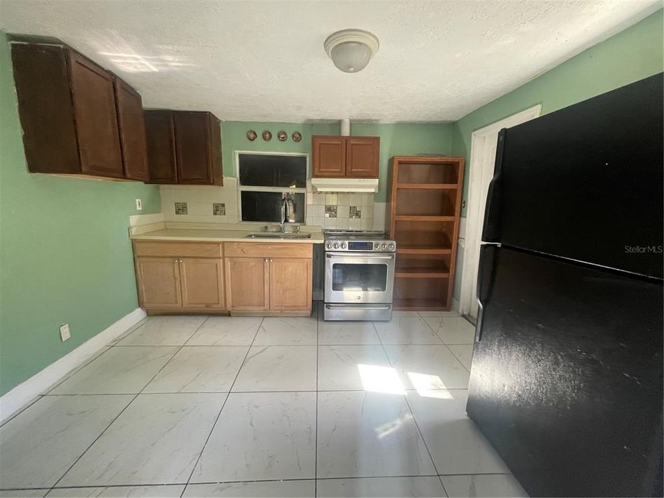 Active With Contract: $115,000 (2 beds, 1 baths, 600 Square Feet)