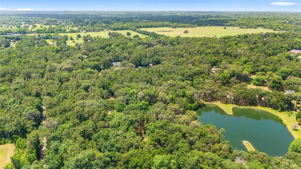 На продажу: $995,000 (16.40 acres)