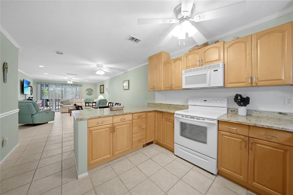 For Sale: $464,900 (2 beds, 2 baths, 1016 Square Feet)