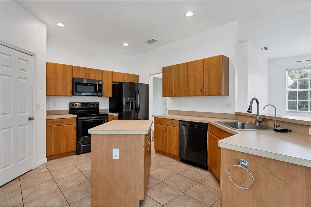 For Sale: $440,000 (3 beds, 2 baths, 1777 Square Feet)