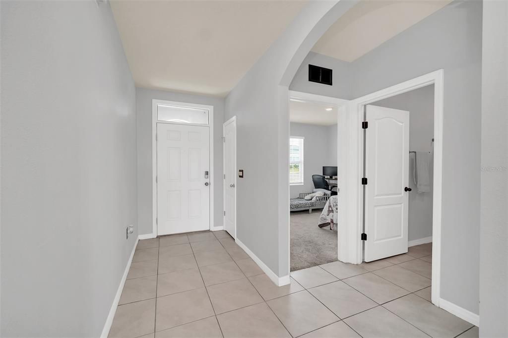 For Sale: $350,000 (4 beds, 2 baths, 1828 Square Feet)