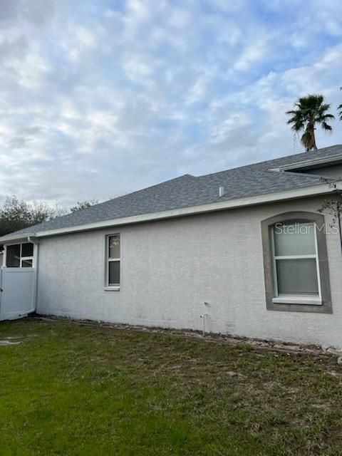 For Rent: $2,850 (4 beds, 2 baths, 1927 Square Feet)