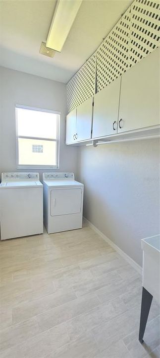 Active With Contract: $450,000 (3 beds, 2 baths, 2150 Square Feet)