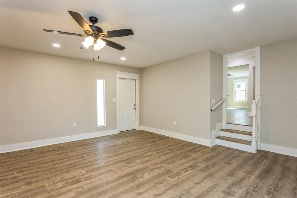 Active With Contract: $435,000 (3 beds, 2 baths, 2208 Square Feet)