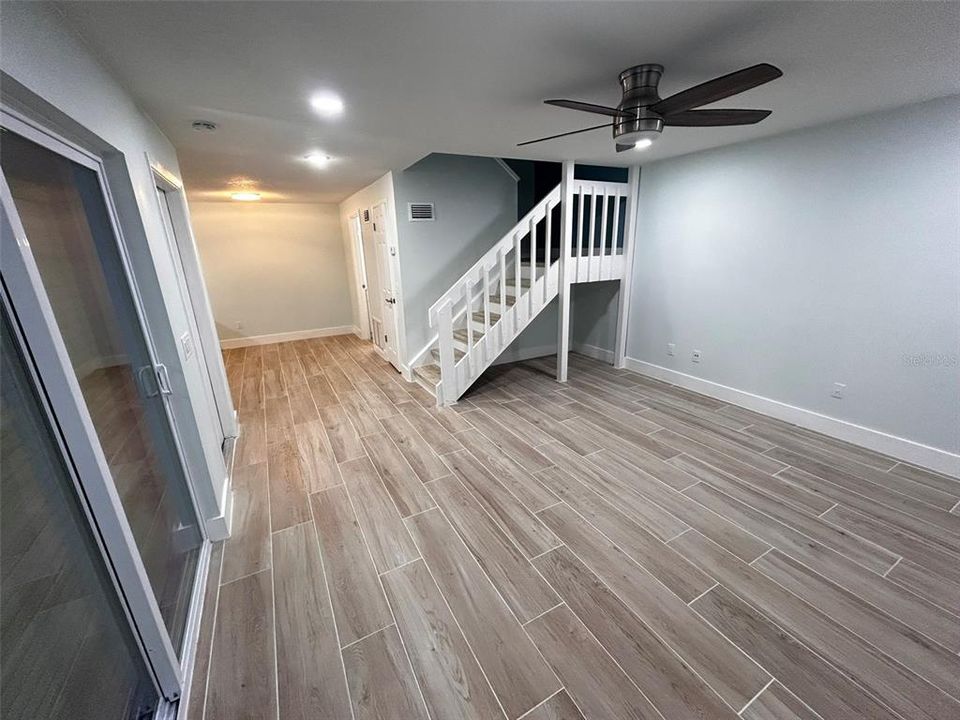 For Sale: $377,600 (2 beds, 1 baths, 1178 Square Feet)