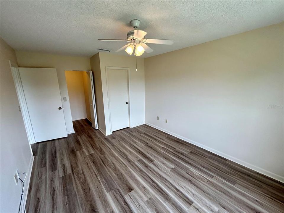 For Sale: $164,500 (2 beds, 2 baths, 935 Square Feet)