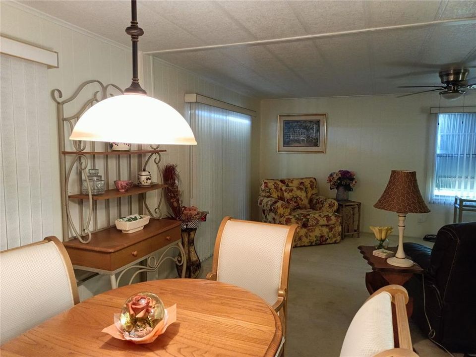 For Sale: $139,900 (2 beds, 2 baths, 1056 Square Feet)