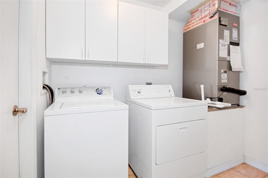 Active With Contract: $411,000 (3 beds, 2 baths, 1376 Square Feet)