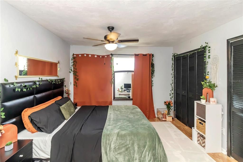 For Sale: $150,000 (2 beds, 2 baths, 1090 Square Feet)