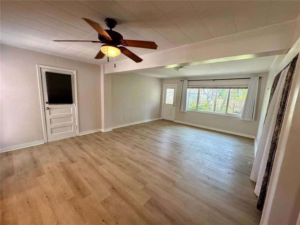 For Rent: $3,000 (3 beds, 2 baths, 1537 Square Feet)