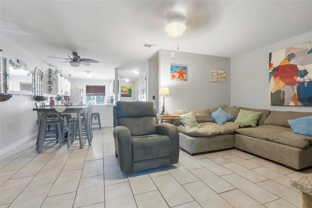 For Sale: $239,900 (2 beds, 2 baths, 1288 Square Feet)