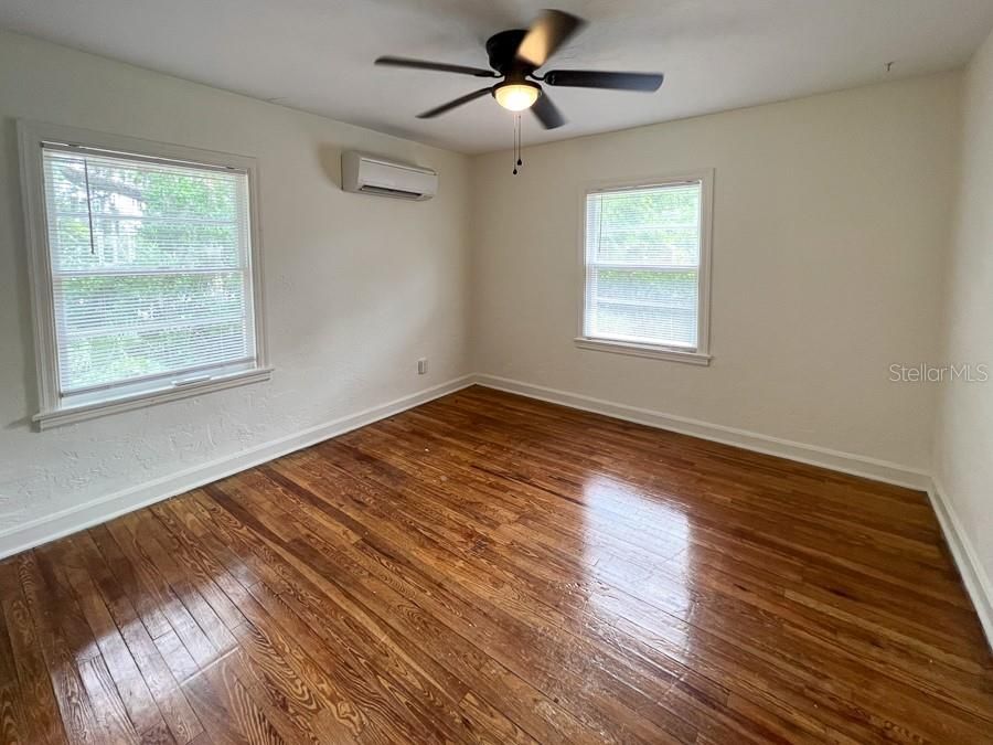 For Rent: $1,600 (2 beds, 1 baths, 754 Square Feet)