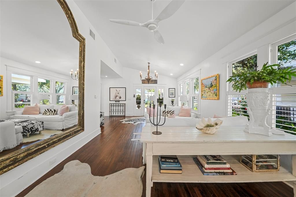 Active With Contract: $1,295,000 (2 beds, 2 baths, 1632 Square Feet)