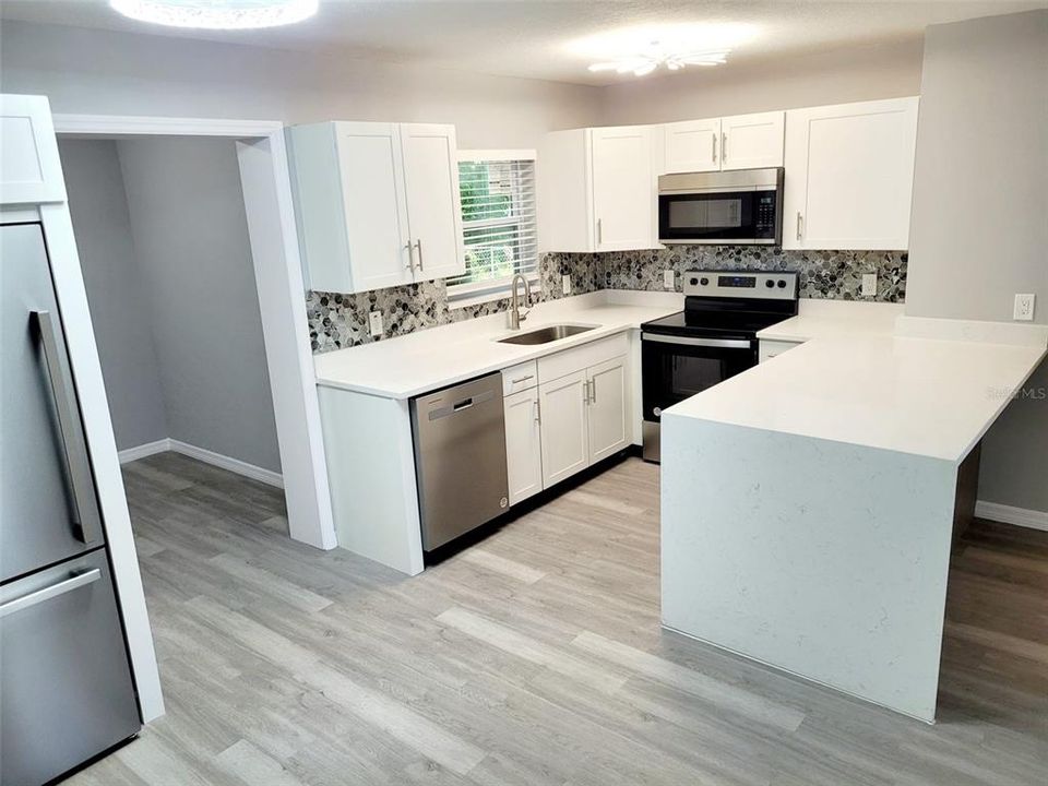 For Sale: $276,600 (3 beds, 2 baths, 1254 Square Feet)
