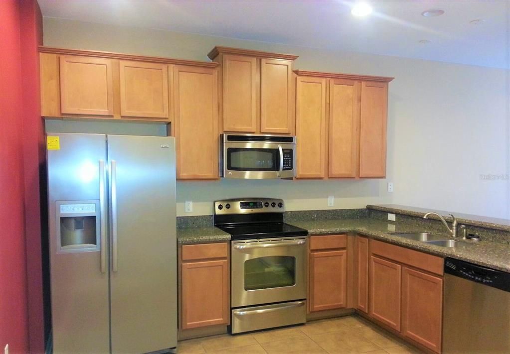For Rent: $2,300 (3 beds, 2 baths, 1528 Square Feet)