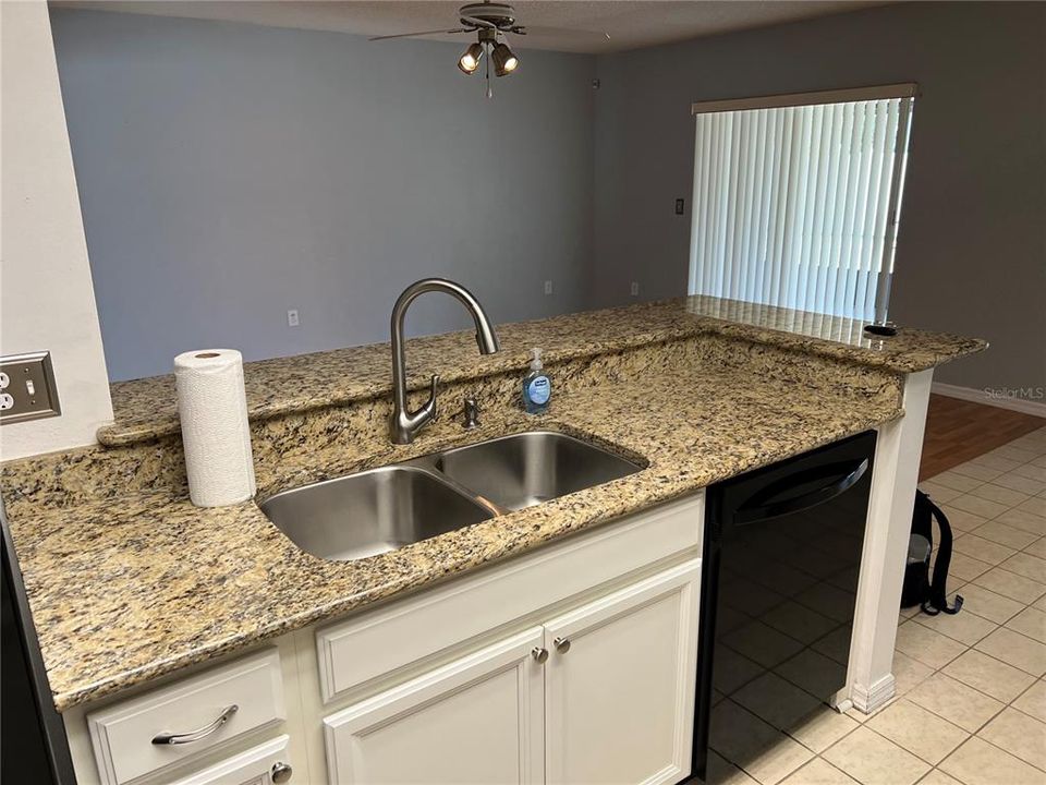 For Sale: $368,000 (3 beds, 2 baths, 1655 Square Feet)