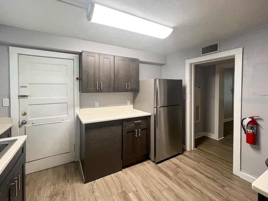 For Rent: $1,800 (2 beds, 1 baths, 1020 Square Feet)