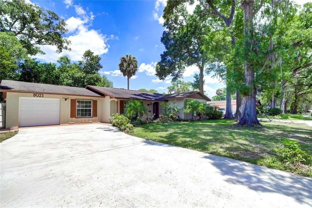 For Sale: $439,900 (4 beds, 2 baths, 2019 Square Feet)