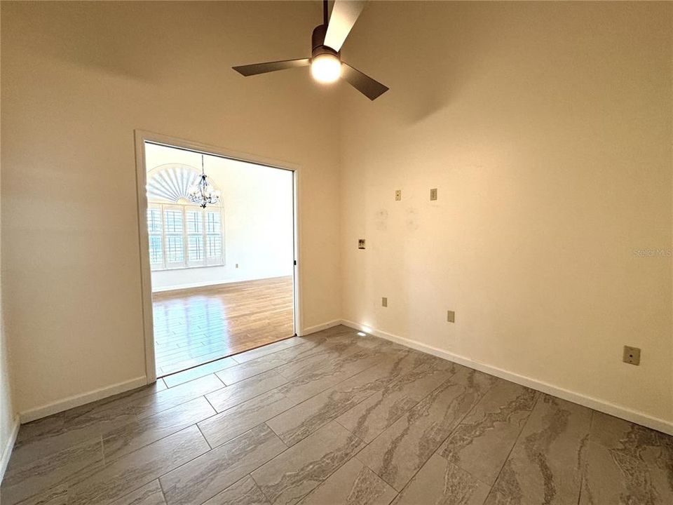 Recently Rented: $3,000 (3 beds, 2 baths, 1547 Square Feet)