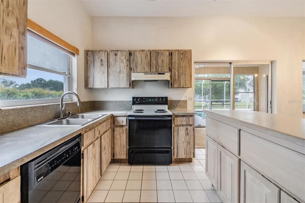 Active With Contract: $240,000 (3 beds, 2 baths, 1496 Square Feet)