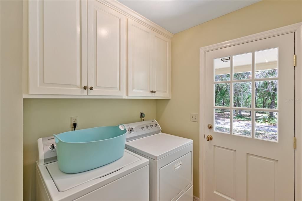 Laundry Room & Cabinets