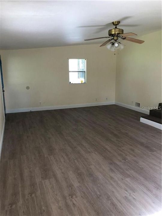 For Rent: $1,995 (3 beds, 2 baths, 1529 Square Feet)