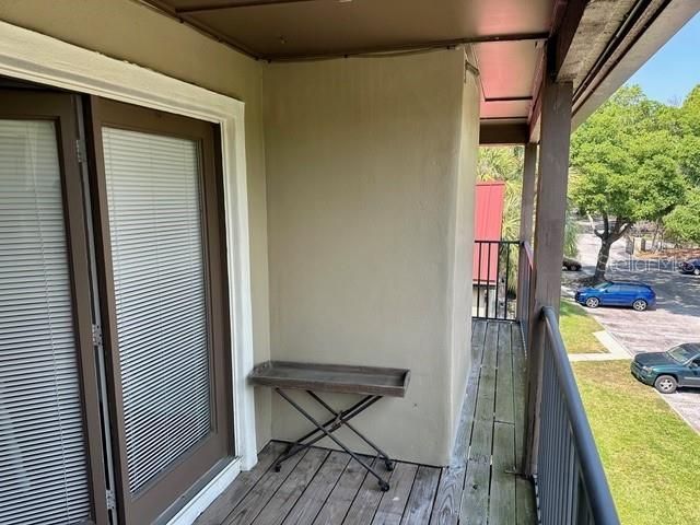 For Sale: $168,000 (1 beds, 1 baths, 674 Square Feet)