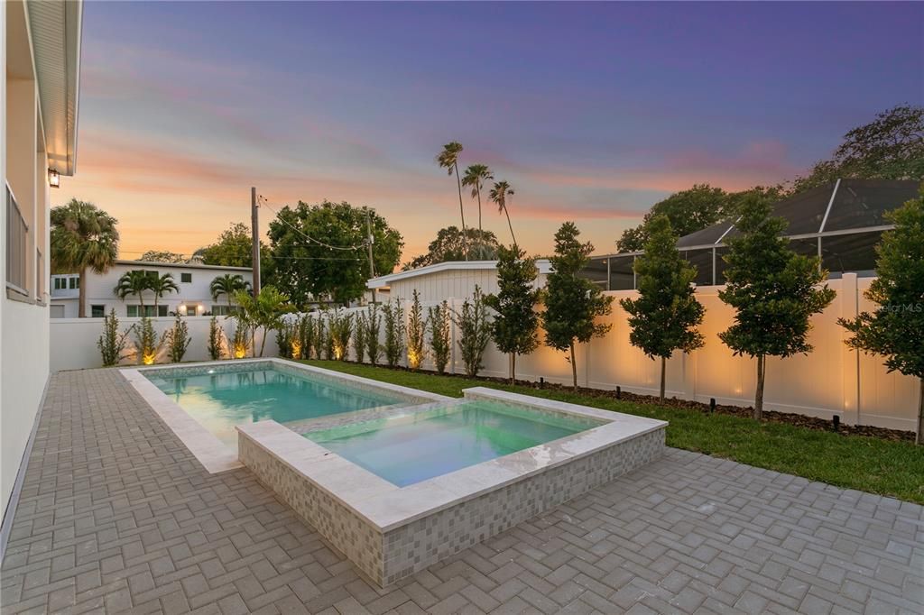 Recently Sold: $2,359,000 (5 beds, 4 baths, 4105 Square Feet)