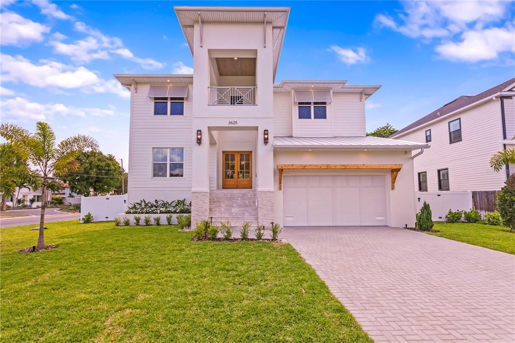 Recently Sold: $2,359,000 (5 beds, 4 baths, 4105 Square Feet)