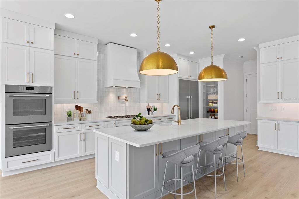 Recently Sold: $2,359,000 (5 beds, 4 baths, 4105 Square Feet)