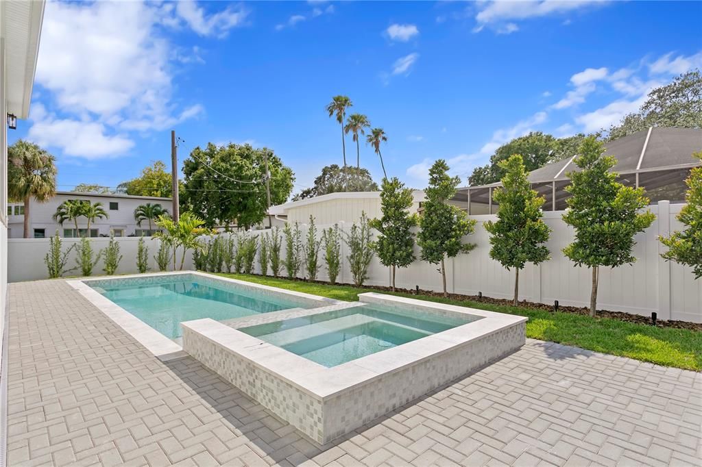 Recently Sold: $2,359,000 (5 beds, 4 baths, 4105 Square Feet)