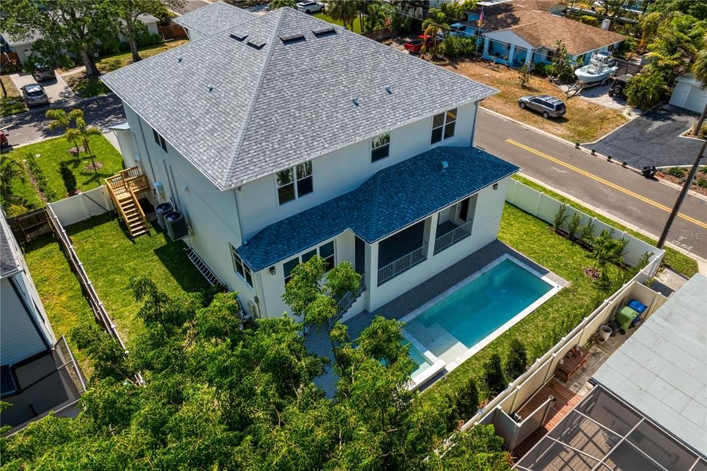 Recently Sold: $2,359,000 (5 beds, 4 baths, 4105 Square Feet)