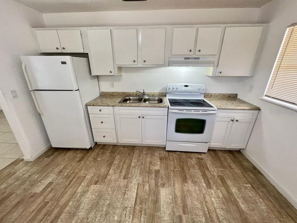 Recently Rented: $1,550 (2 beds, 1 baths, 750 Square Feet)