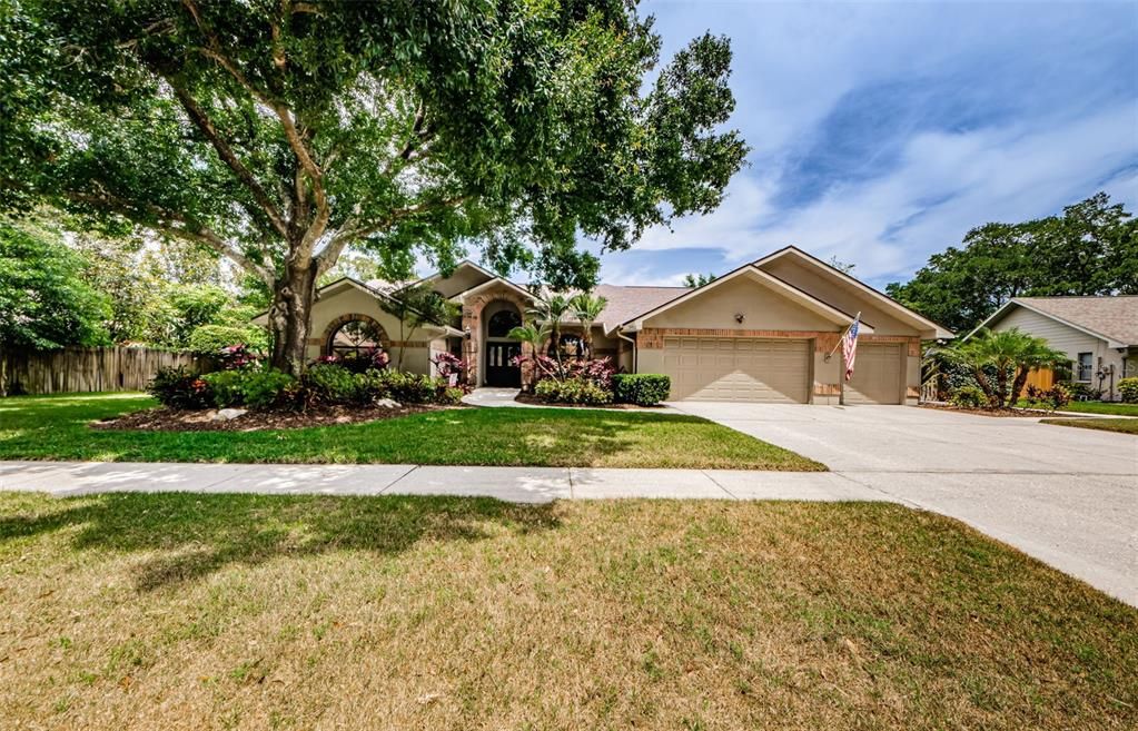 Active With Contract: $614,900 (4 beds, 3 baths, 2636 Square Feet)