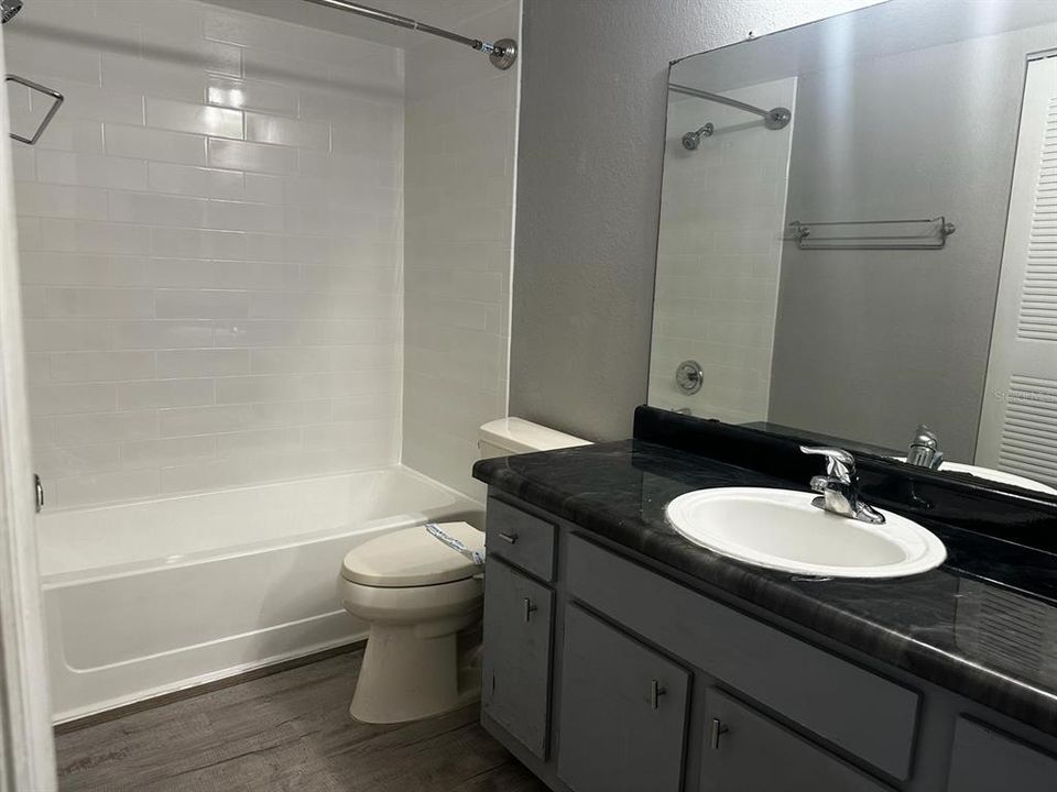 For Rent: $1,450 (1 beds, 1 baths, 735 Square Feet)