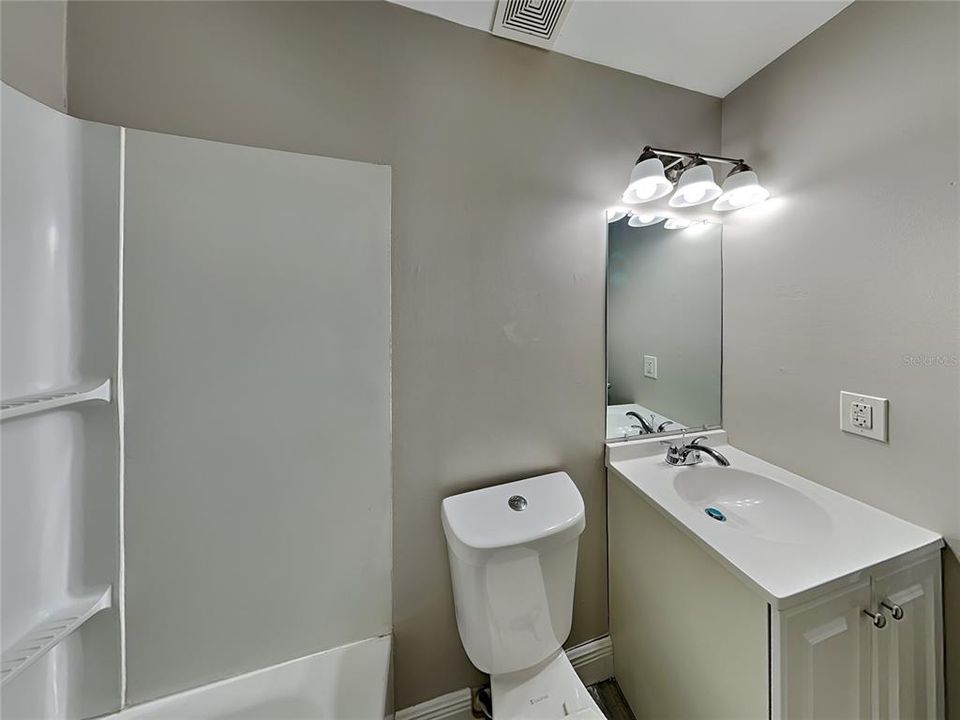 For Rent: $1,799 (2 beds, 2 baths, 930 Square Feet)