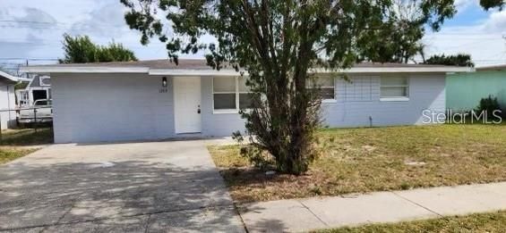 For Sale: $219,900 (3 beds, 2 baths, 1200 Square Feet)
