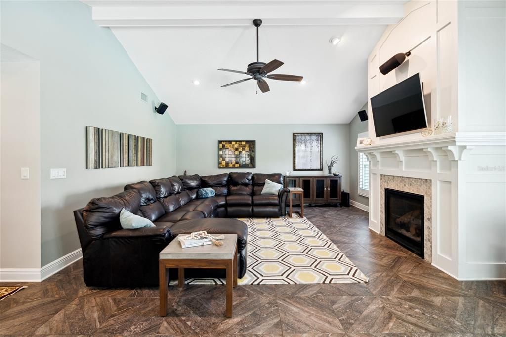 Active With Contract: $700,000 (4 beds, 2 baths, 2838 Square Feet)