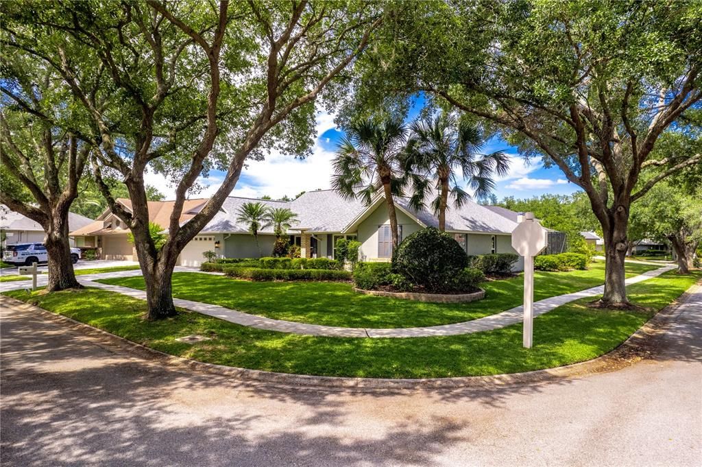 Active With Contract: $700,000 (4 beds, 2 baths, 2838 Square Feet)