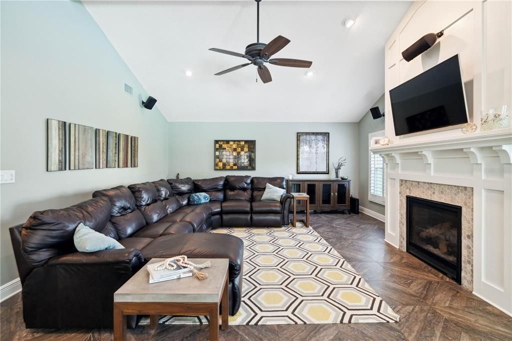 Active With Contract: $700,000 (4 beds, 2 baths, 2838 Square Feet)