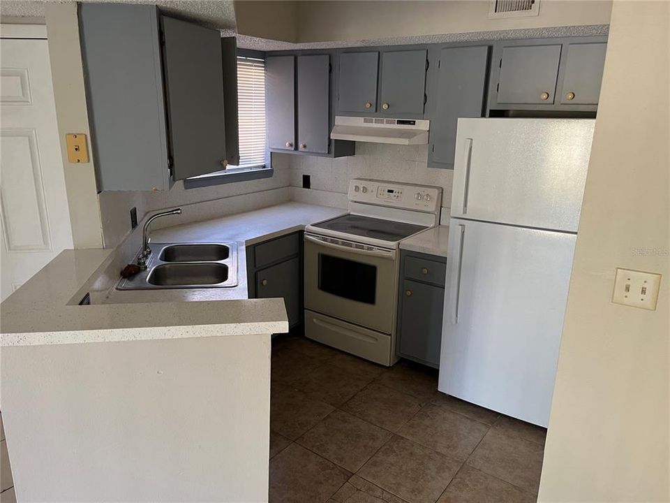 For Rent: $1,550 (2 beds, 2 baths, 864 Square Feet)