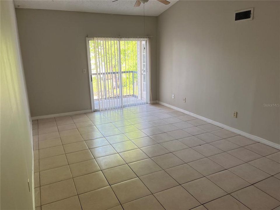 For Rent: $1,550 (2 beds, 2 baths, 864 Square Feet)