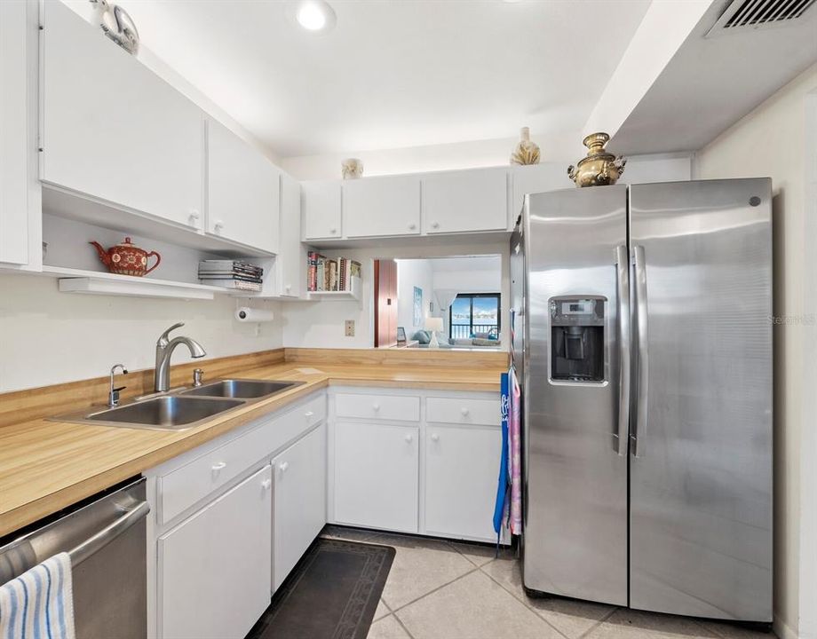 For Sale: $628,000 (2 beds, 2 baths, 1368 Square Feet)