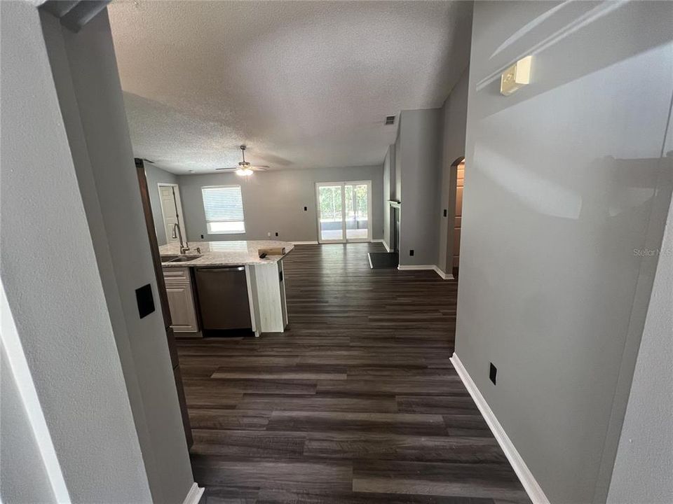 Active With Contract: $2,200 (3 beds, 2 baths, 2020 Square Feet)