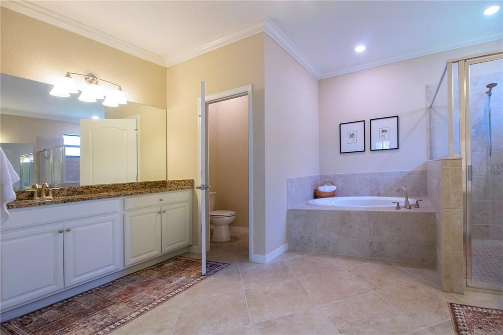 最近售出: $774,000 (3 贝兹, 3 浴室, 2455 平方英尺)