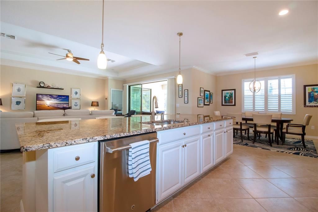 Recently Sold: $774,000 (3 beds, 3 baths, 2455 Square Feet)