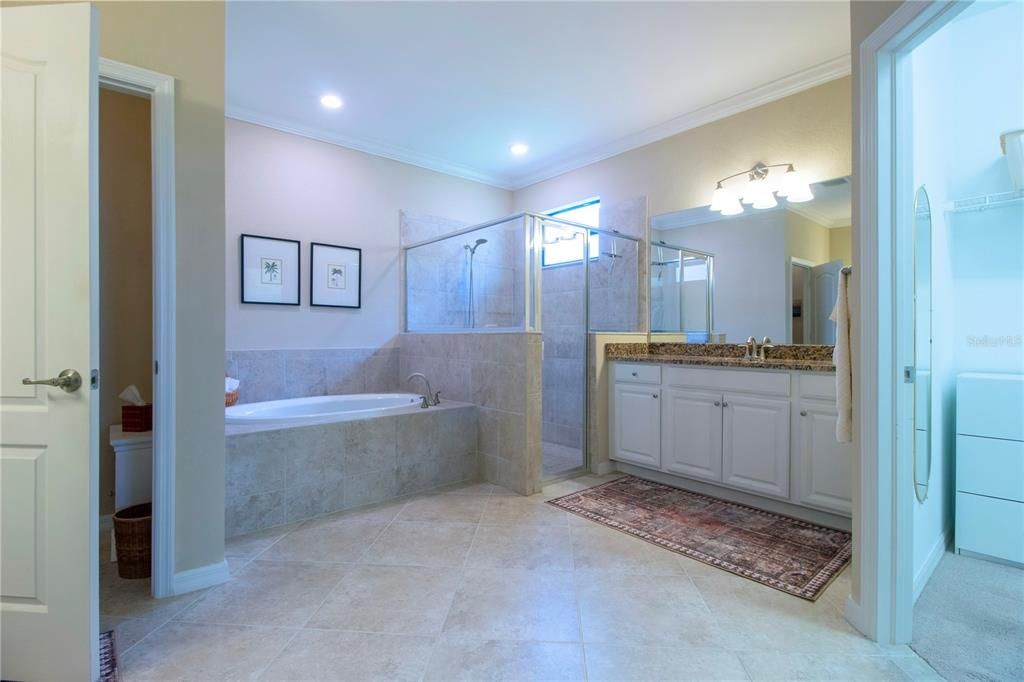 最近售出: $774,000 (3 贝兹, 3 浴室, 2455 平方英尺)